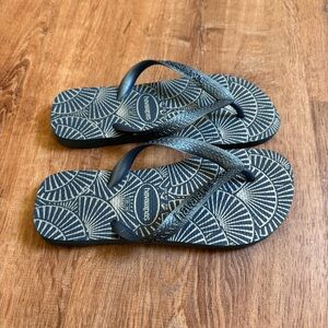 Havaianas flip flop sandals NEW